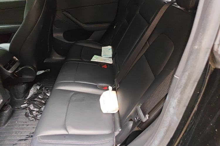 Used Tesla Model Y 2022 Rear-Wheel-Drive Version Left Rear Seat
