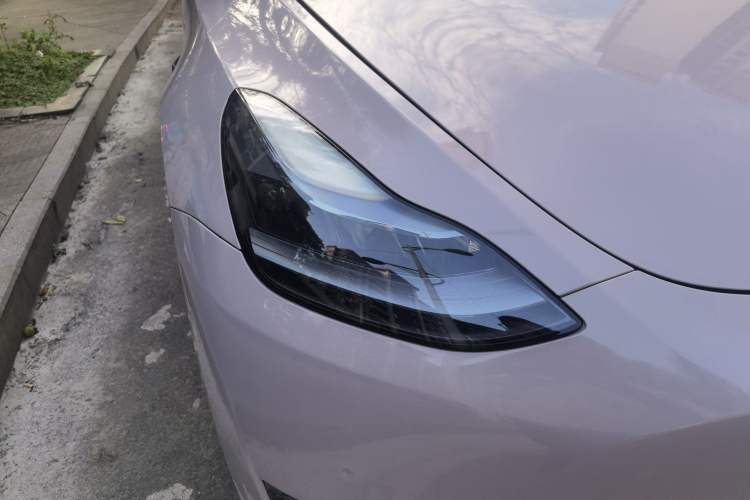 Used Tesla Model Y 2022 Long-Range All-Wheel-Drive Version Right Front Headlight