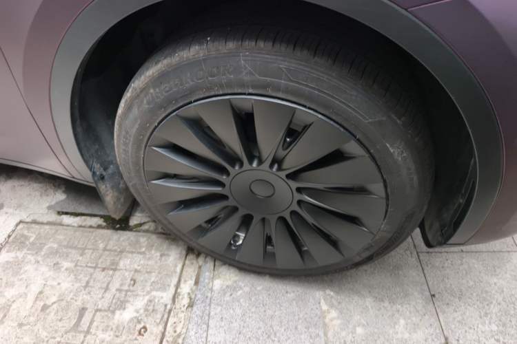 Used Tesla Model Y 2022 Revised Version Rear-Wheel Drive Right Front Wheel Hub