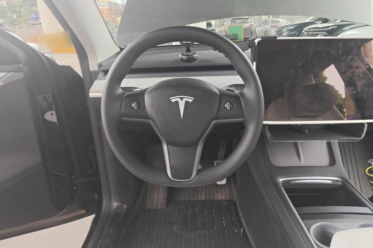 Used Tesla Model Y 2022 Revised Version Rear-Wheel Drive Steering Wheel