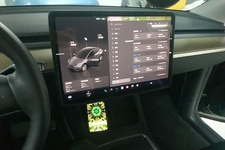 Used Tesla Model Y 2022 Revised Version Rear-Wheel Drive Audio And AC Panel