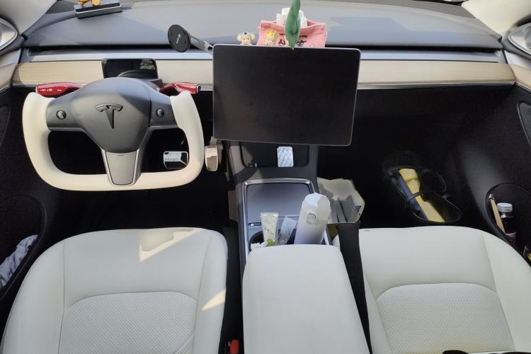 Used Tesla Model Y 2022 Revised Version Long-Range All-Wheel Drive Center Console