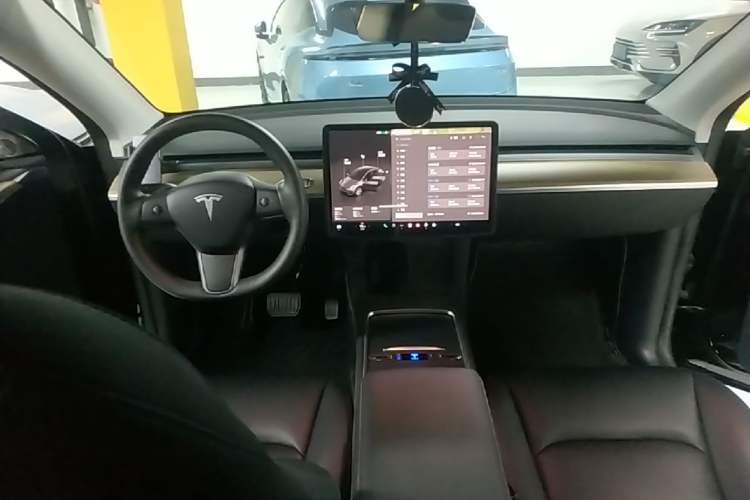 Used Tesla Model Y 2022 Revised Version Rear-Wheel Drive Center Console