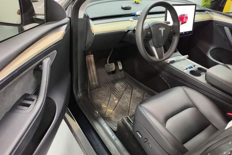 Used Tesla Model Y 2022 Revised Version Rear-Wheel Drive Driver Seat