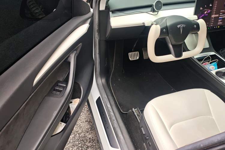 Used Tesla Model Y 2022 Performance High-Performance All-Wheel-Drive Version Driver Seat