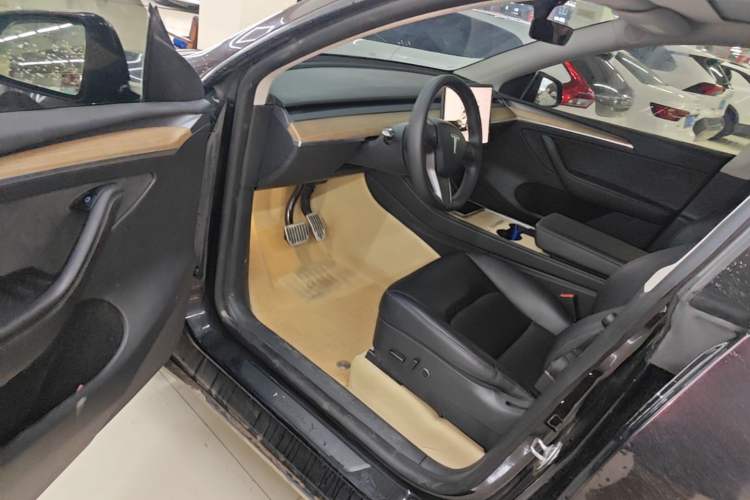 Used Tesla Model Y 2022 Rear-Wheel-Drive Version Driver Seat