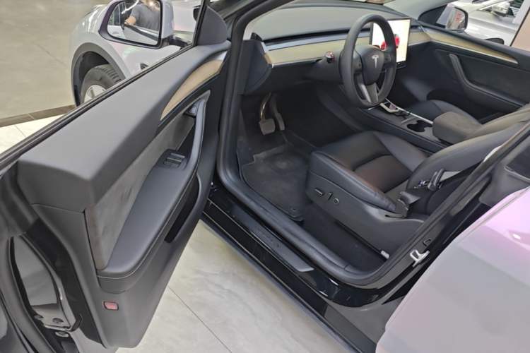 Used Tesla Model Y 2022 Revised Version Rear-Wheel Drive Driver Seat