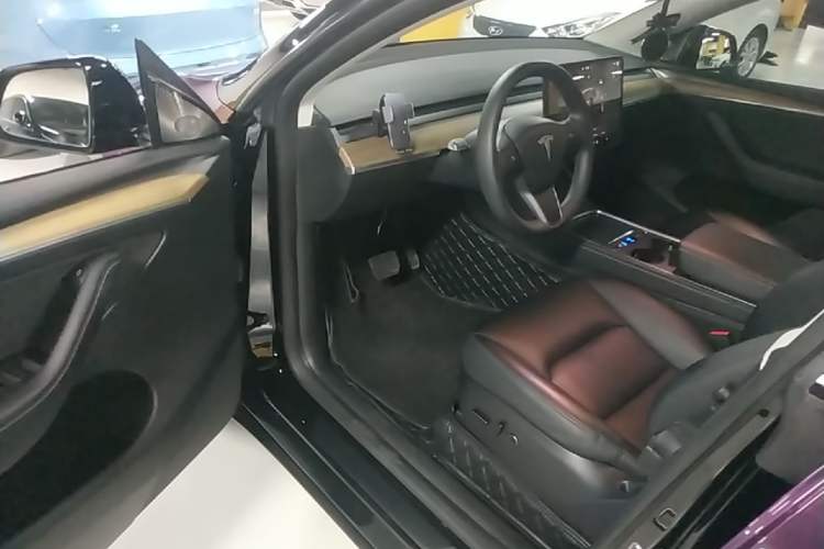 Used Tesla Model Y 2022 Revised Version Rear-Wheel Drive Driver Seat