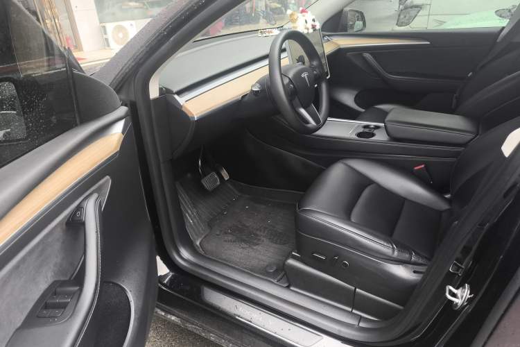 Used Tesla Model Y 2022 Rear-Wheel-Drive Version Driver Seat