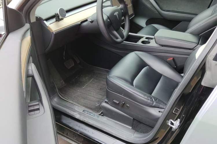 Used Tesla Model Y 2022 Rear-Wheel-Drive Version Driver Seat