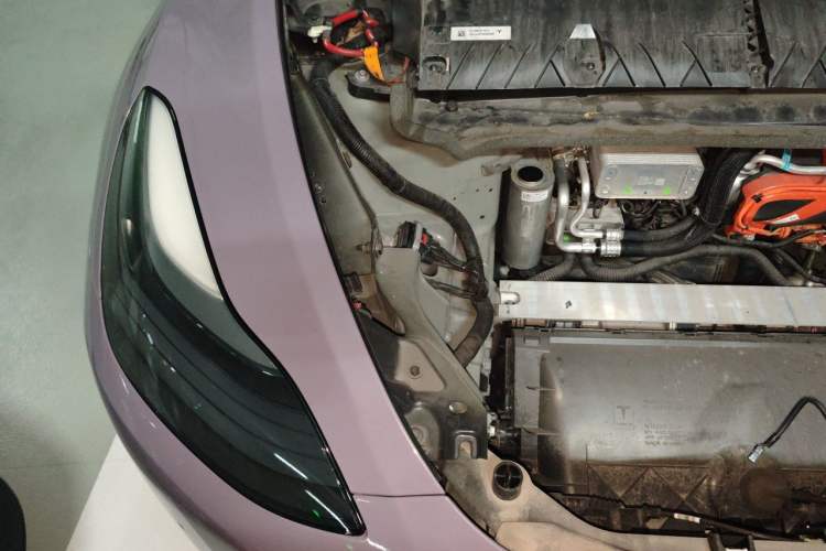 Used Tesla Model Y 2022 Rear-Wheel-Drive Version Engine Bay Right