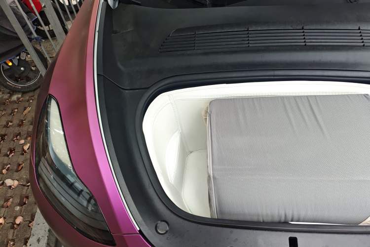Used Tesla Model Y 2022 Performance High-Performance All-Wheel-Drive Version Engine Bay Right