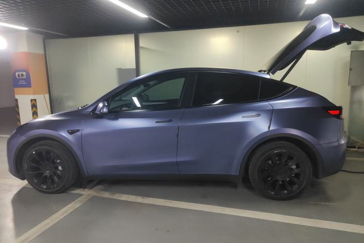 Used Tesla Model Y 2022 Long-Range All-Wheel-Drive Version Exterior 3