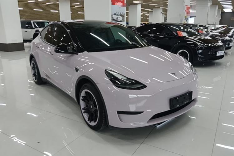 Used Tesla Model Y 2022 Rear-Wheel-Drive Version Front Right 45 Deg