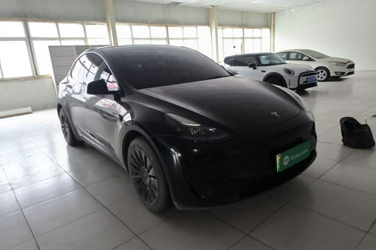Used Tesla Model Y 2022 Rear-Wheel-Drive Version Front Right 45 Deg