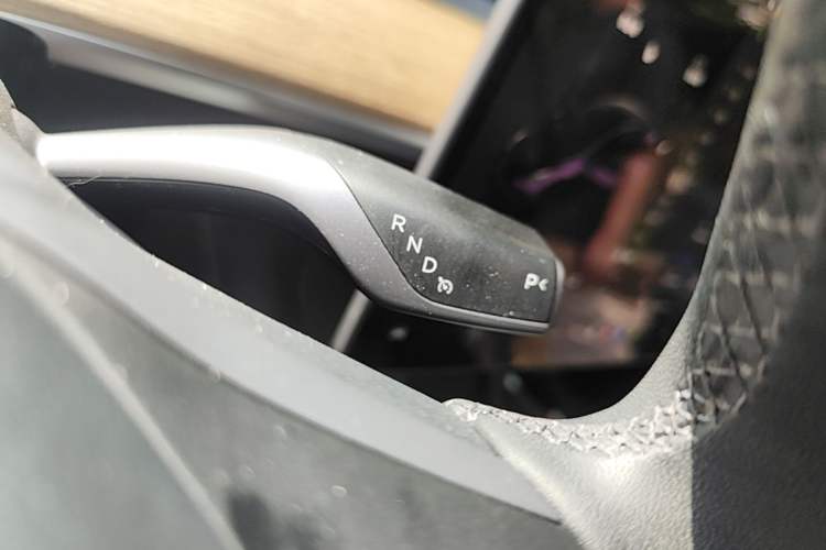 Used Tesla Model Y 2022 Long-Range All-Wheel-Drive Version Gear Lever
