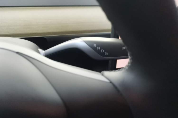 Used Tesla Model Y 2022 Revised Version Rear-Wheel Drive Gear Lever
