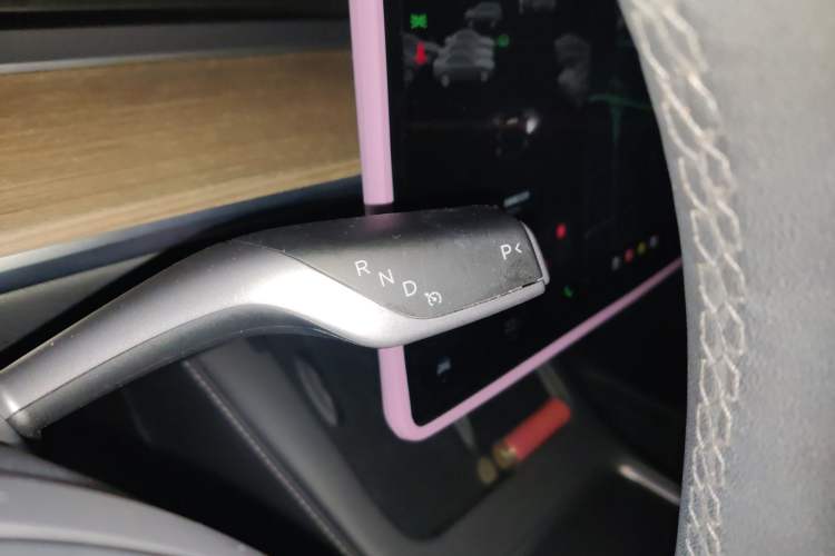 Used Tesla Model Y 2022 Revised Version Rear-Wheel Drive Gear Lever