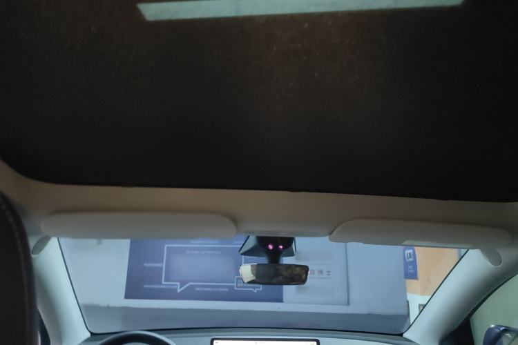 Used Tesla Model Y 2022 Long-Range All-Wheel-Drive Version Headliner
