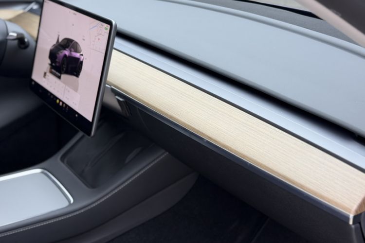 Used Tesla Model Y 2022 Long-Range All-Wheel-Drive Version Interior 2