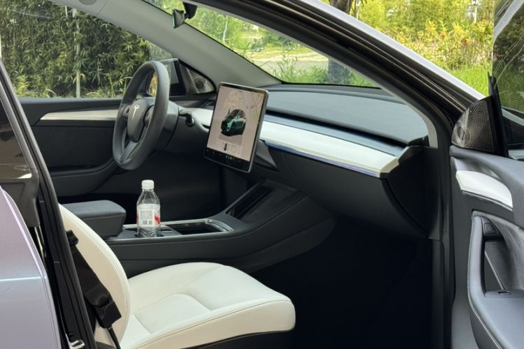 Used Tesla Model Y 2022 Revised Version Rear-Wheel Drive Interior 3