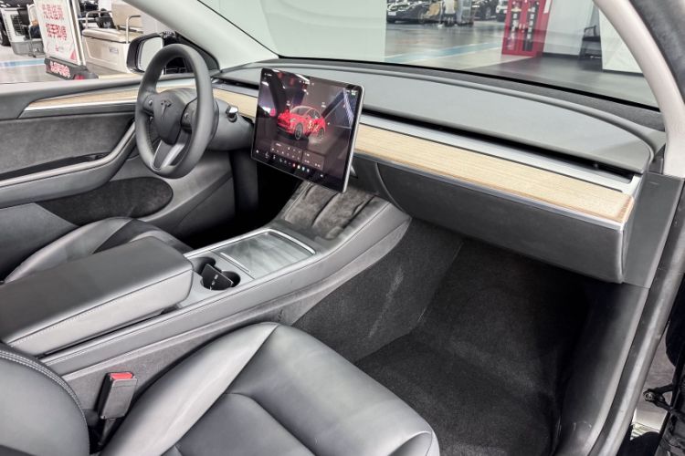 Used Tesla Model Y 2022 Revised Version Rear-Wheel Drive Interior 3