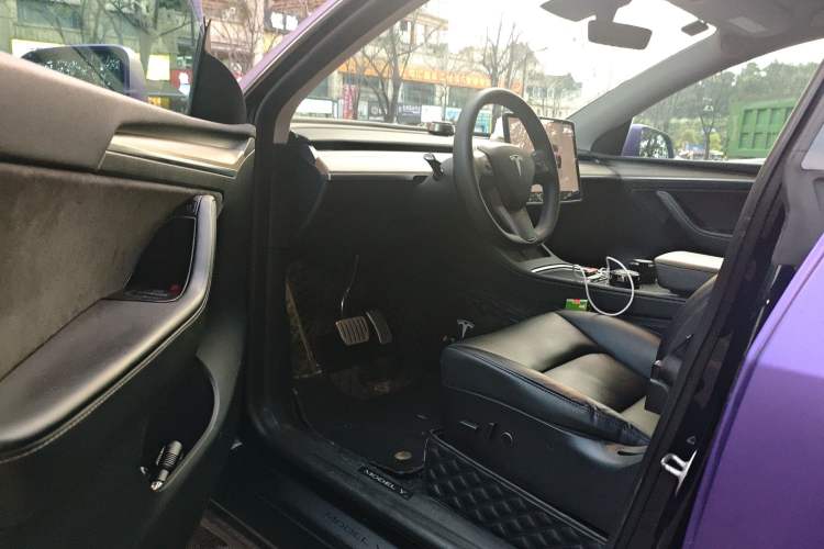 Used Tesla Model Y 2022 Performance High-Performance All-Wheel-Drive Version Interior 3