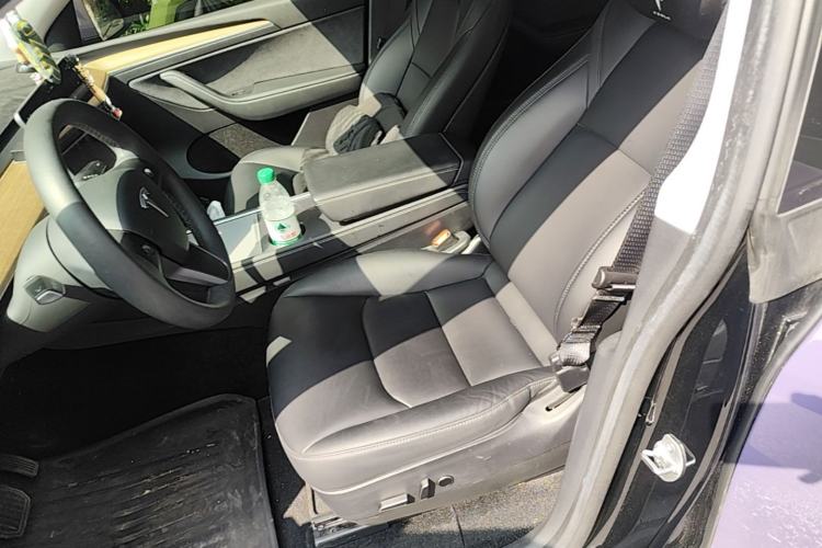 Used Tesla Model Y 2022 Long-Range All-Wheel-Drive Version Left Front Seat