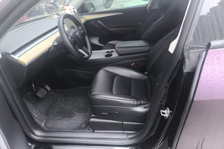 Used Tesla Model Y 2022 Rear-Wheel-Drive Version Left Front Seat