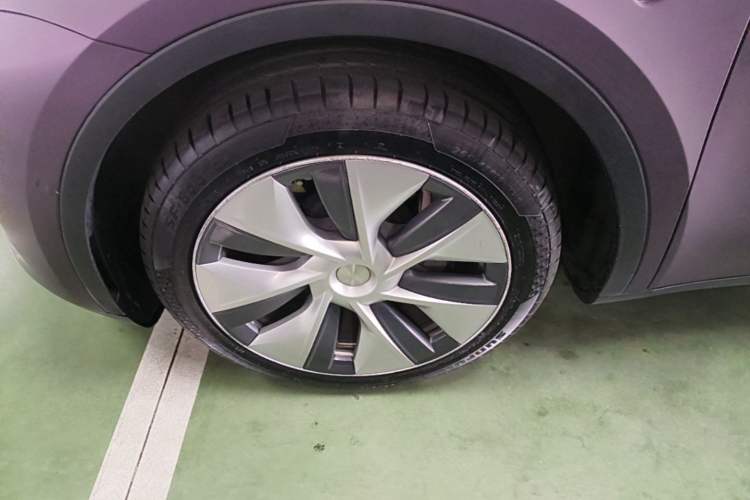 Used Tesla Model Y 2022 Revised Version Rear-Wheel Drive Left Front Wheel Hub