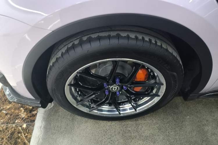 Used Tesla Model Y 2022 Rear-Wheel-Drive Version Left Front Wheel Hub