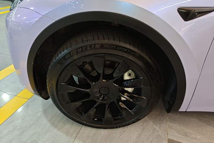 Used Tesla Model Y 2022 Revised Version Rear-Wheel Drive Left Front Wheel Hub