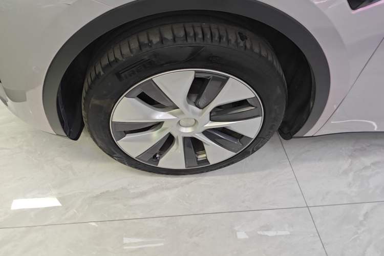 Used Tesla Model Y 2022 Revised Version Rear-Wheel Drive Left Front Wheel Hub