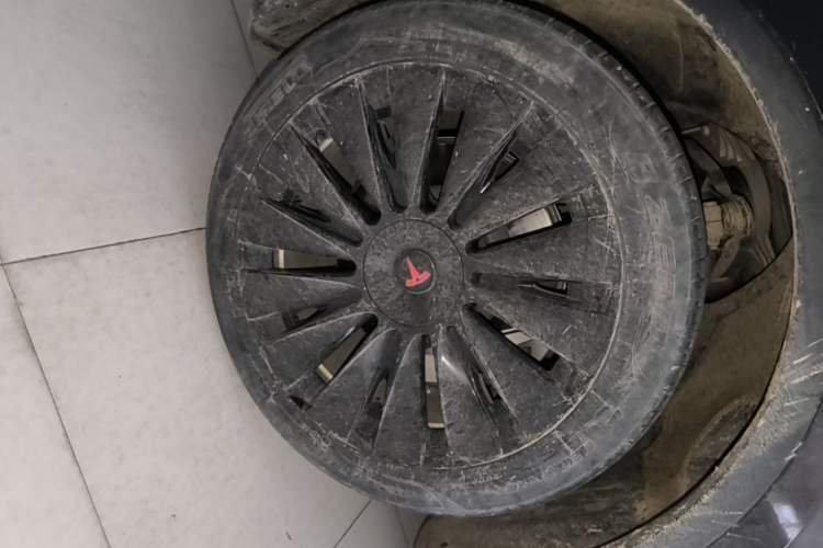 Used Tesla Model Y 2022 Rear-Wheel-Drive Version Left Front Wheel Hub