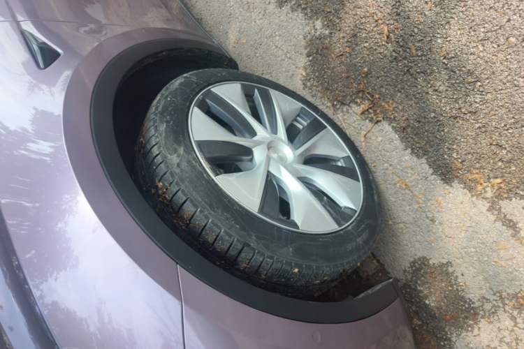 Used Tesla Model Y 2022 Revised Version Rear-Wheel Drive Left Front Wheel Hub