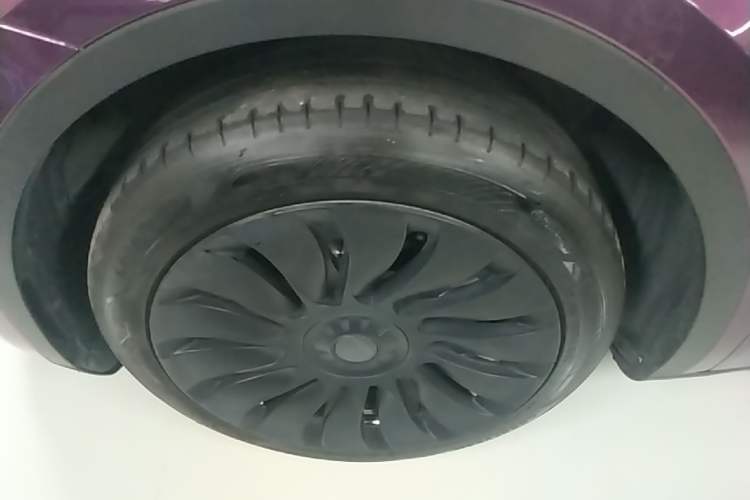 Used Tesla Model Y 2022 Revised Version Rear-Wheel Drive Left Front Wheel Hub