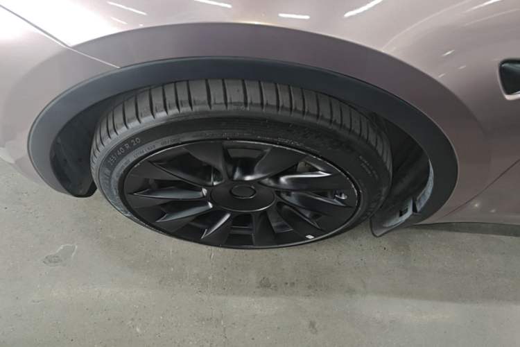 Used Tesla Model Y 2022 Rear-Wheel-Drive Version Left Front Wheel Hub