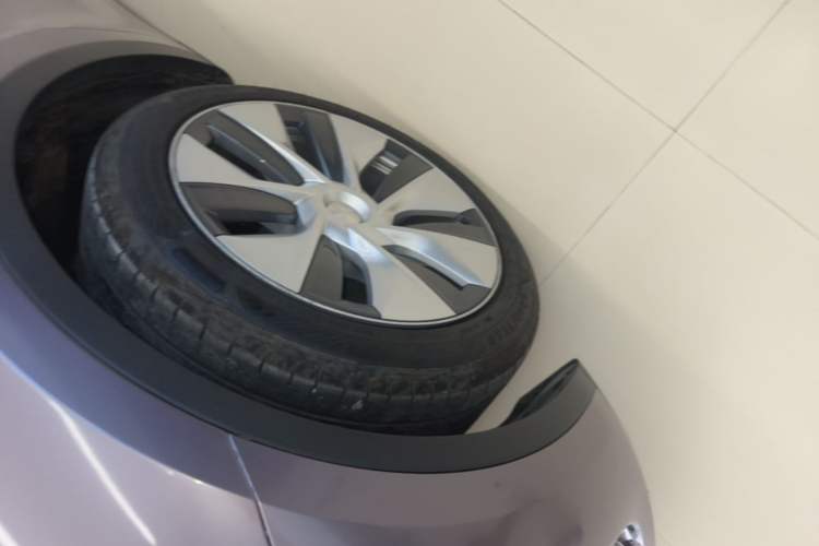 Used Tesla Model Y 2022 Revised Version Rear-Wheel Drive Left Front Wheel Hub