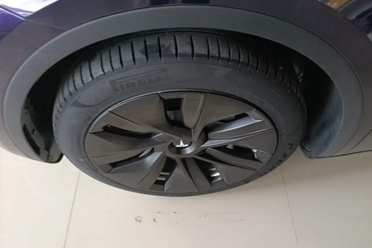 Used Tesla Model Y 2022 Revised Version Rear-Wheel Drive Left Front Wheel Hub