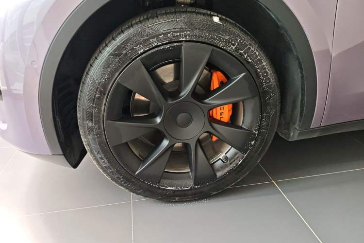 Used Tesla Model Y 2022 Revised Version Rear-Wheel Drive Left Front Wheel Hub