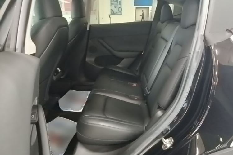 Used Tesla Model Y 2022 Rear-Wheel-Drive Version Left Rear Seat