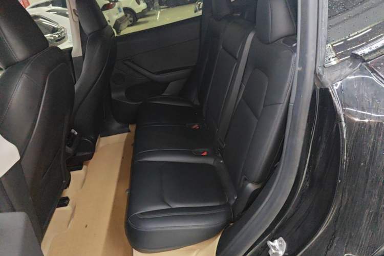 Used Tesla Model Y 2022 Rear-Wheel-Drive Version Left Rear Seat