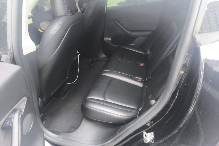 Used Tesla Model Y 2022 Rear-Wheel-Drive Version Left Rear Seat