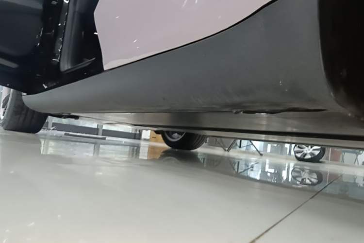 Used Tesla Model Y 2022 Rear-Wheel-Drive Version Left Side Sill