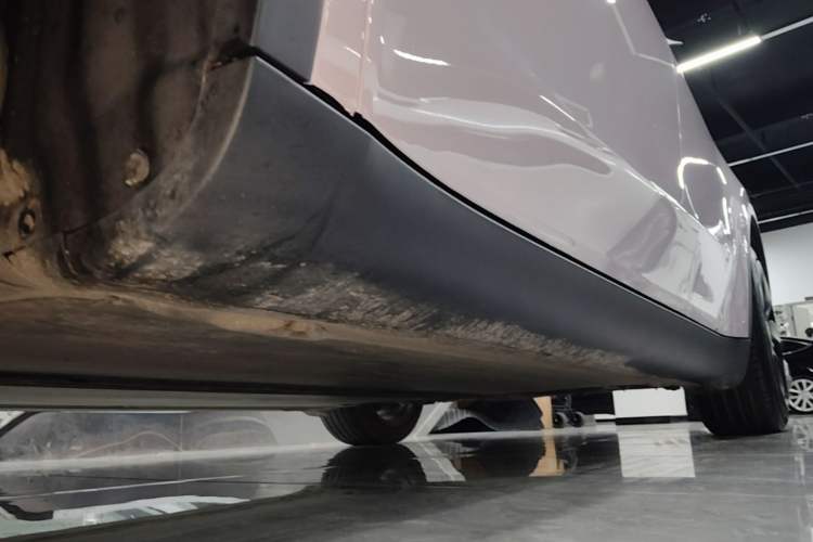 Used Tesla Model Y 2022 Revised Version Rear-Wheel Drive Left Side Sill