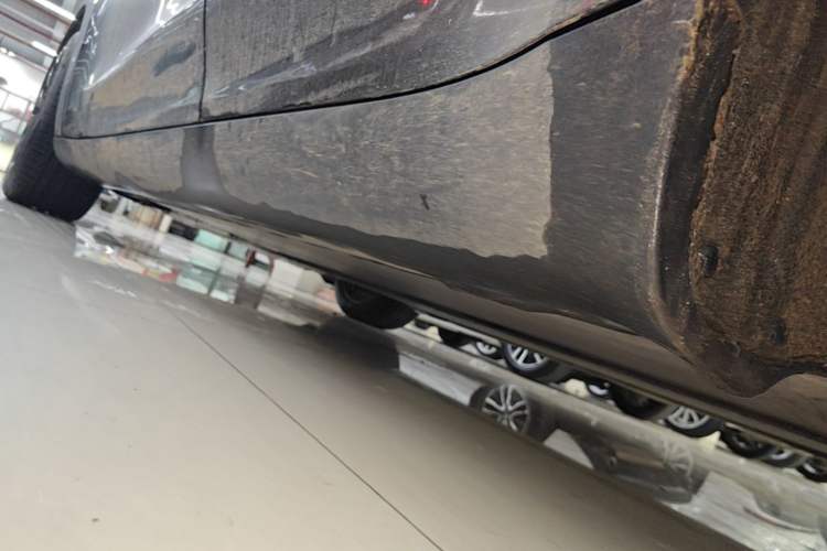 Used Tesla Model Y 2022 Rear-Wheel-Drive Version Left Side Sill