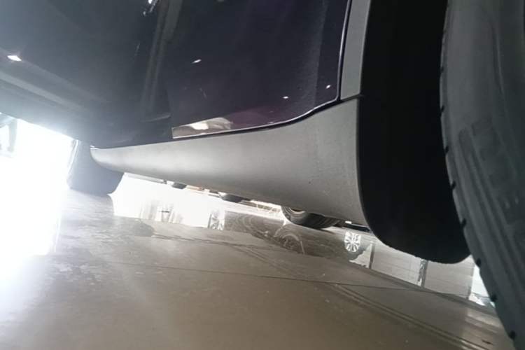 Used Tesla Model Y 2022 Revised Version Rear-Wheel Drive Left Side Sill