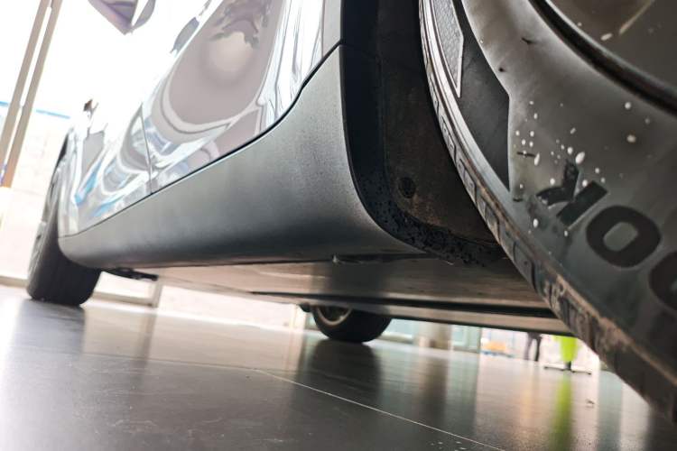 Used Tesla Model Y 2022 Revised Version Rear-Wheel Drive Left Side Sill