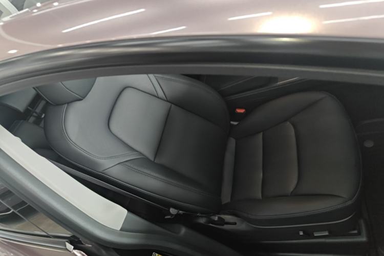 Used Tesla Model Y 2022 Rear-Wheel-Drive Version Right Front Seat
