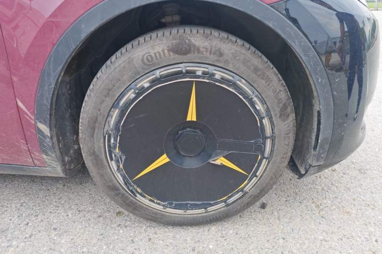 Used Tesla Model Y 2022 Rear-Wheel-Drive Version Right Front Wheel Hub